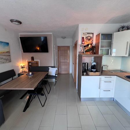 Apartment Mira - Sea View Трогір Екстер'єр фото